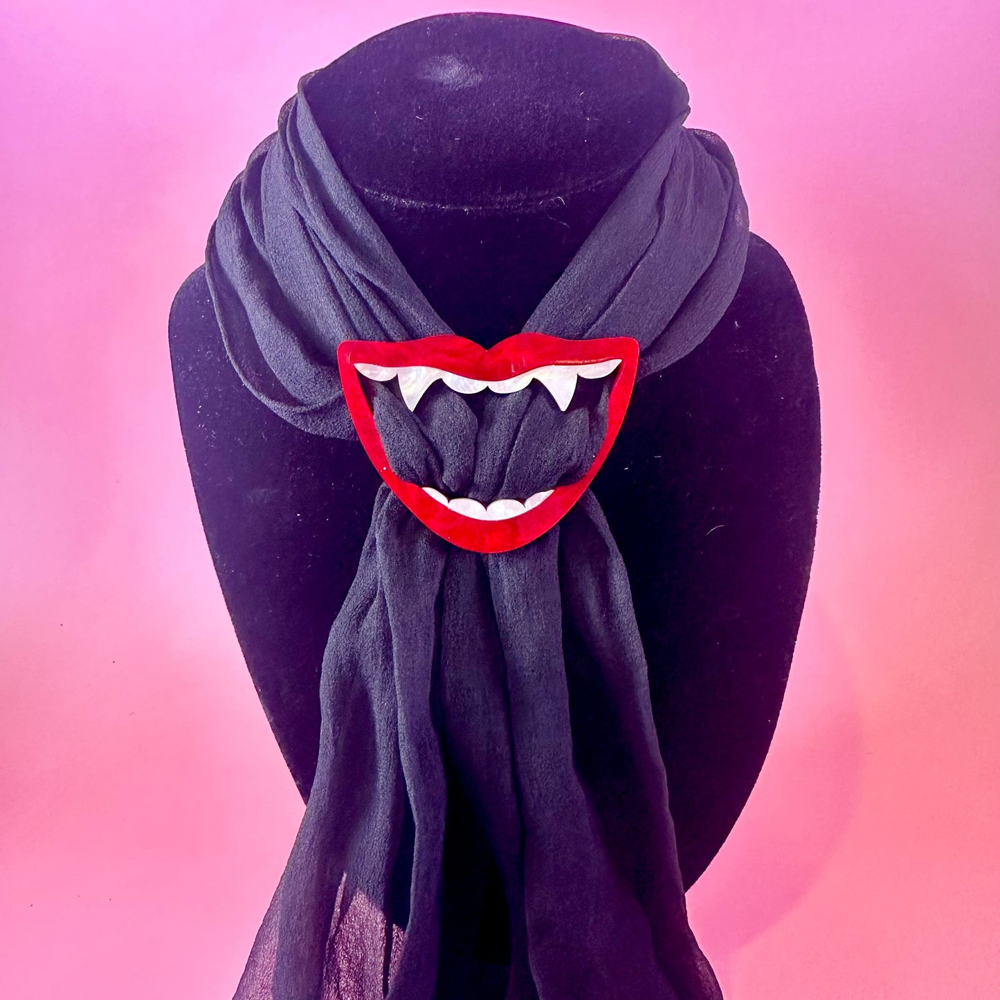 Vampire Smile Scarf Ring