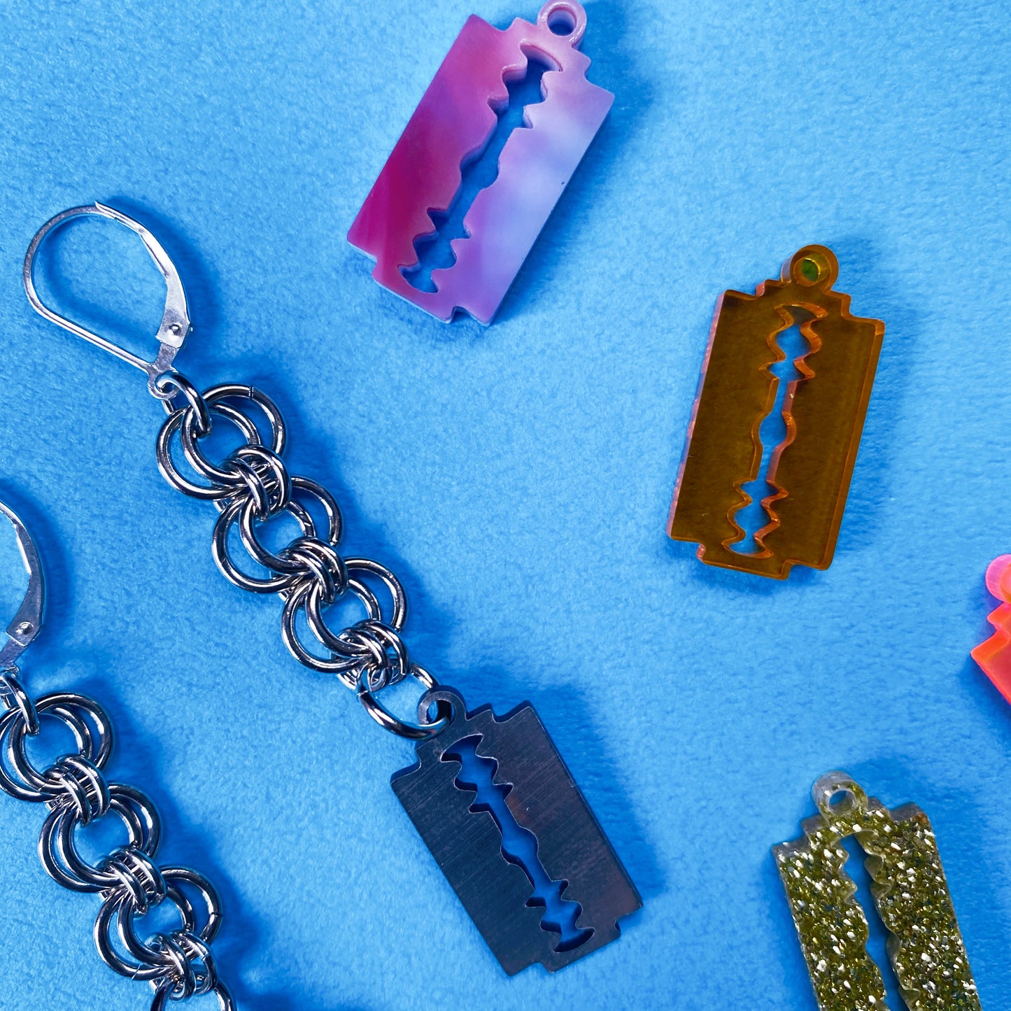 Razor's Edge : Various Colors