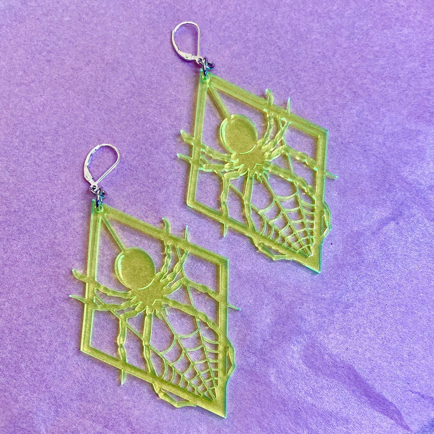 Diamond Widows : Neon Green