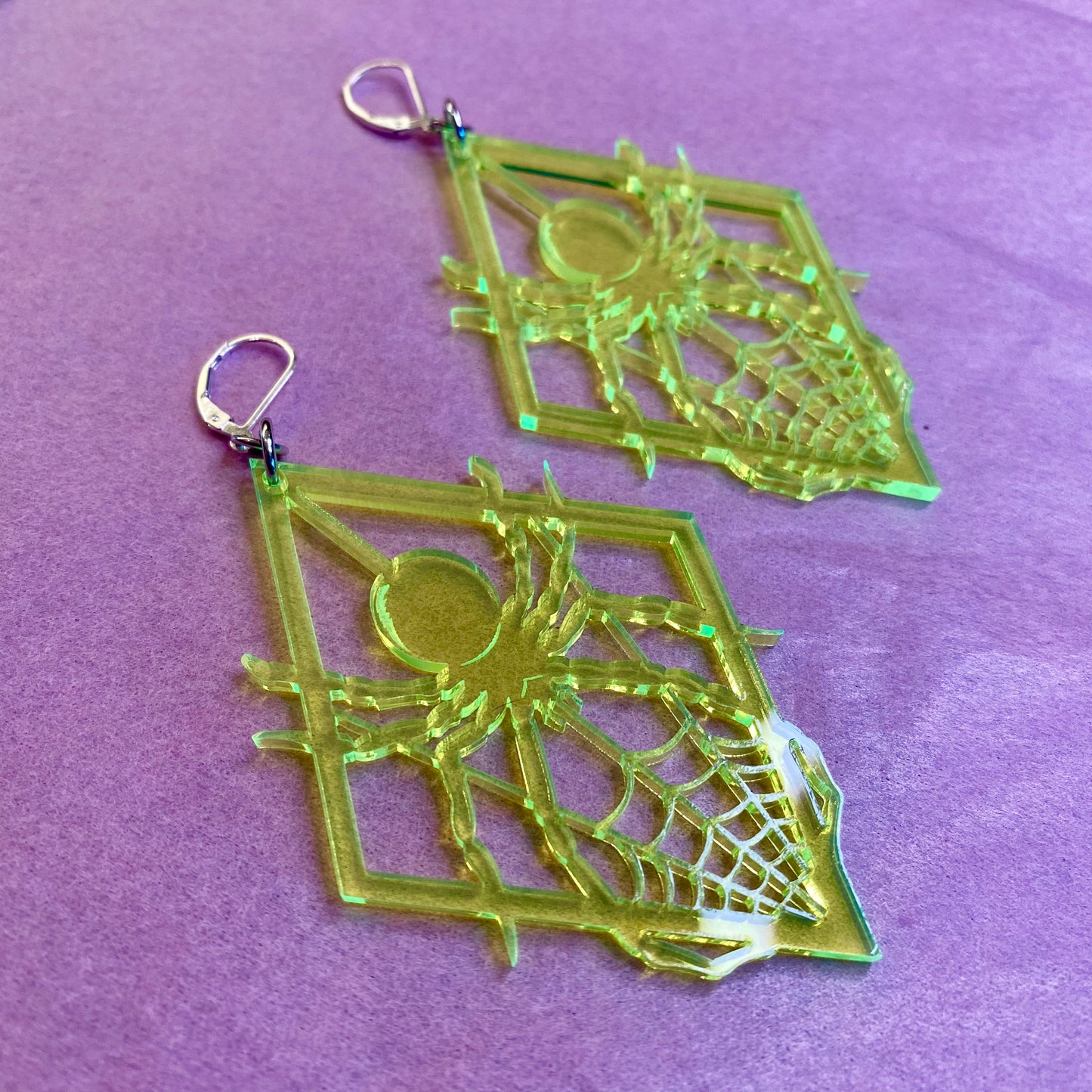 Diamond Widows : Neon Green